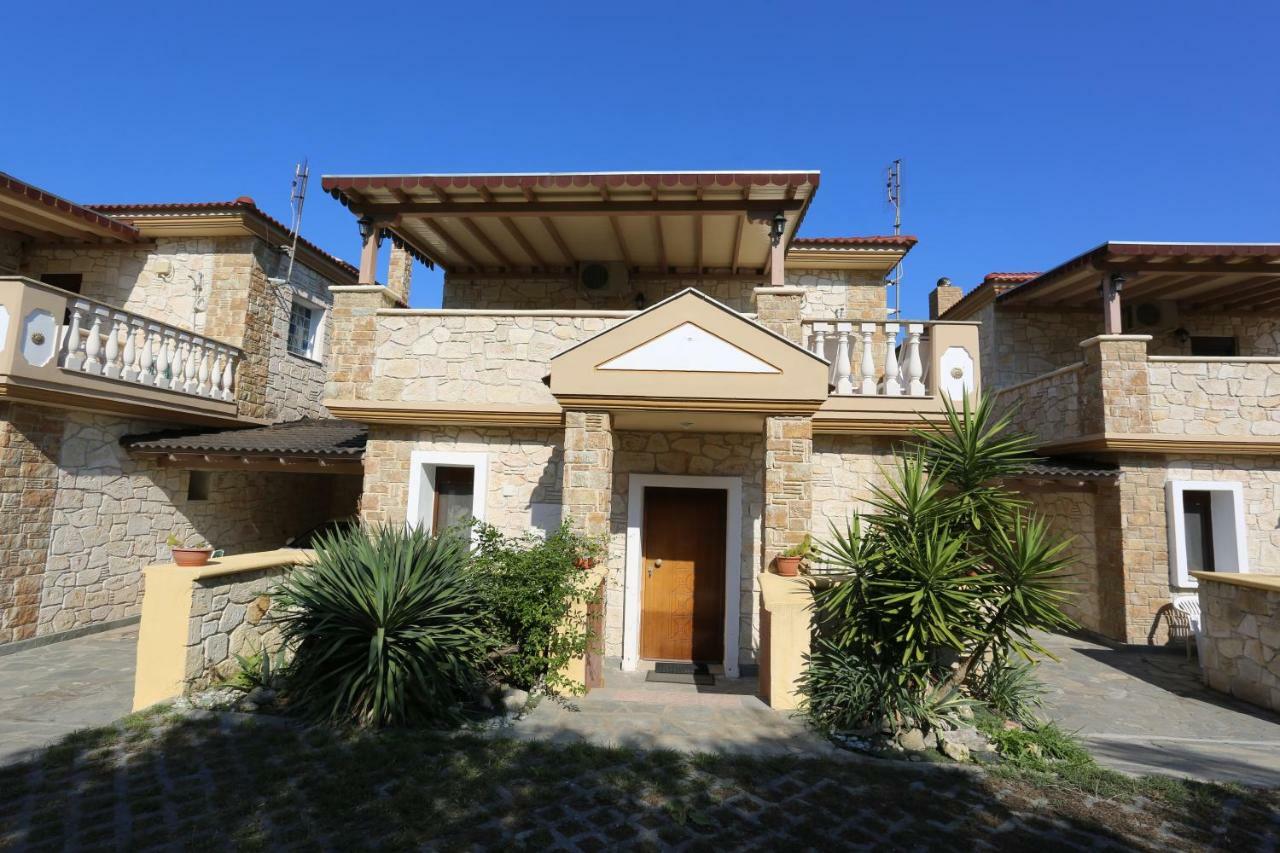 Villa Argo 3 - Beachfront, Big Gardens, Location! 페프코초리 외부 사진