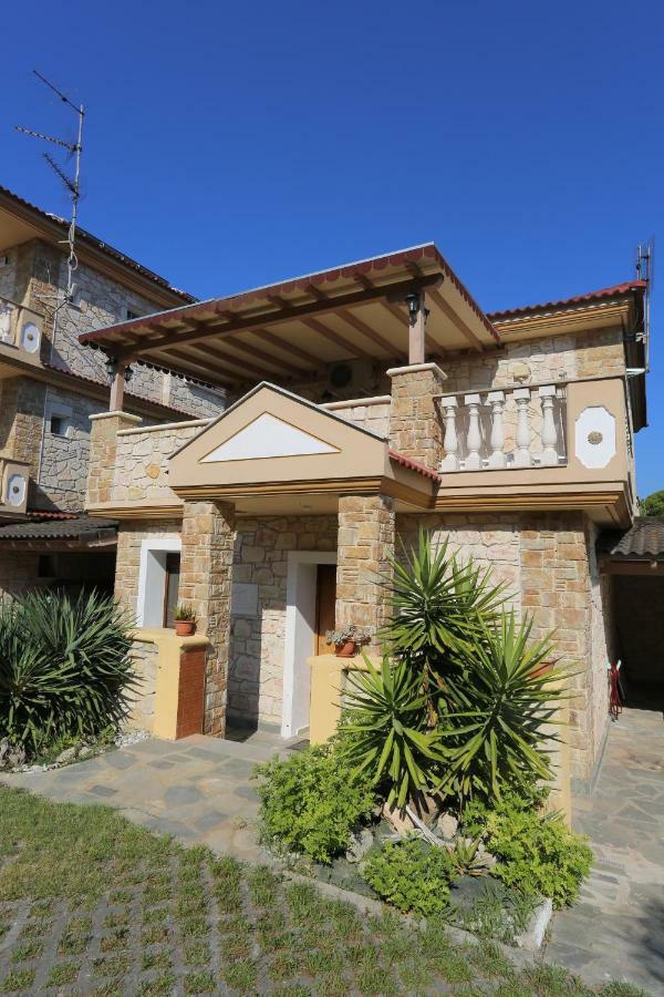 Villa Argo 3 - Beachfront, Big Gardens, Location! 페프코초리 외부 사진