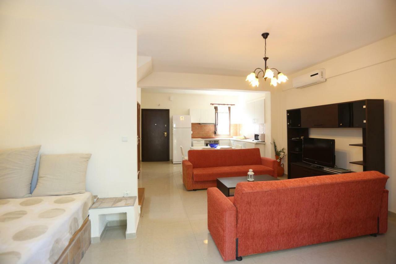 Villa Argo 3 - Beachfront, Big Gardens, Location! 페프코초리 외부 사진