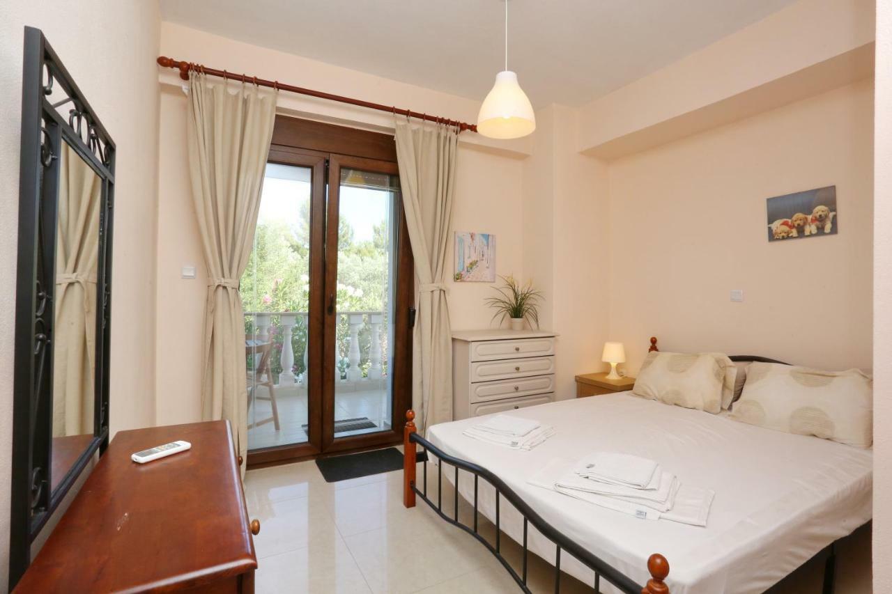 Villa Argo 3 - Beachfront, Big Gardens, Location! 페프코초리 외부 사진
