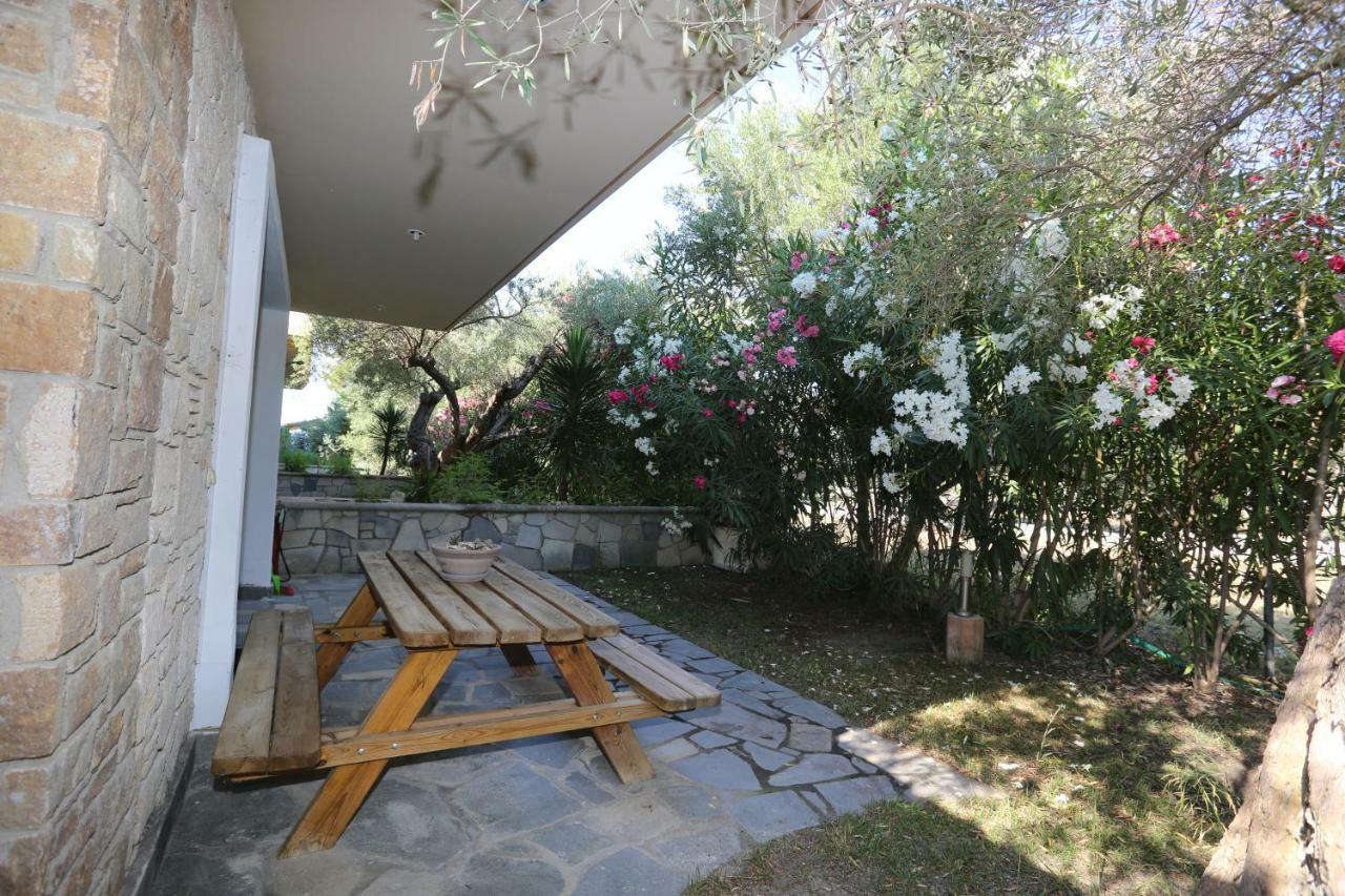 Villa Argo 3 - Beachfront, Big Gardens, Location! 페프코초리 외부 사진